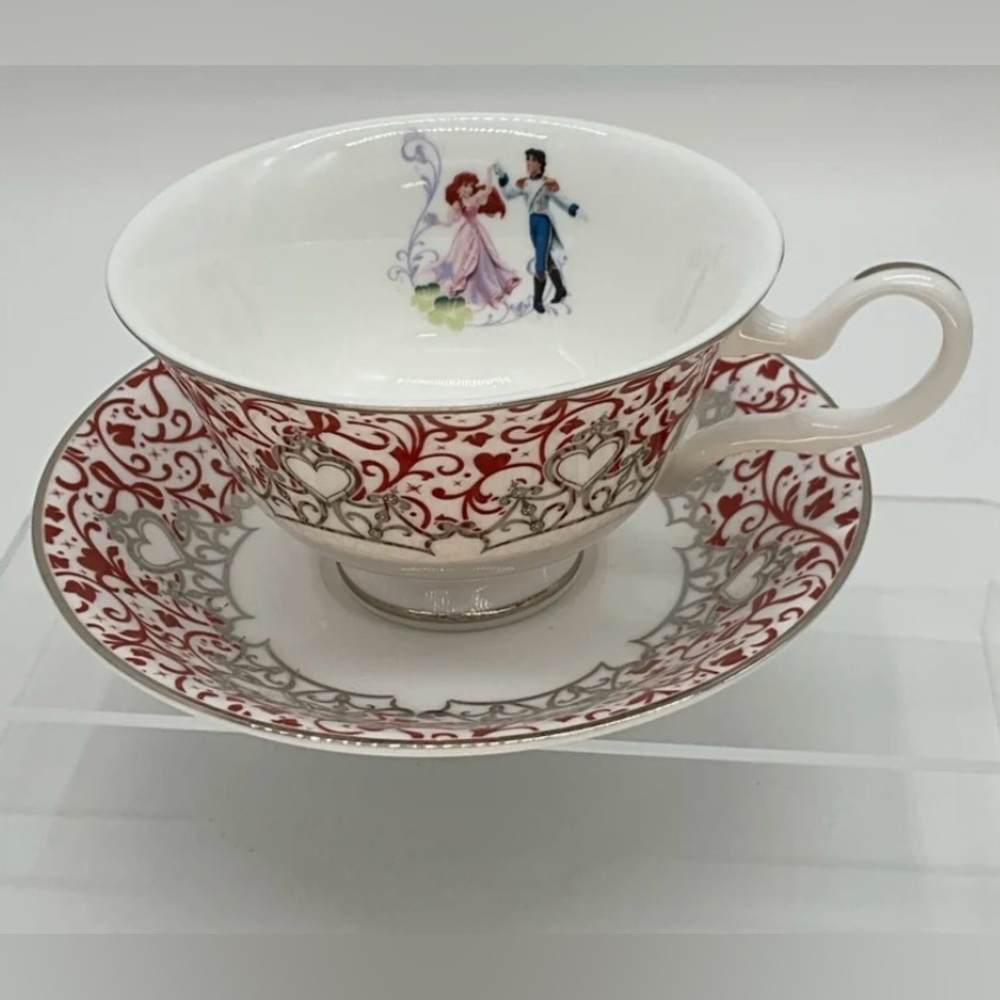 The English Ladies Co & Disney Princess Wedding Teacup and Saucer : Ariel.